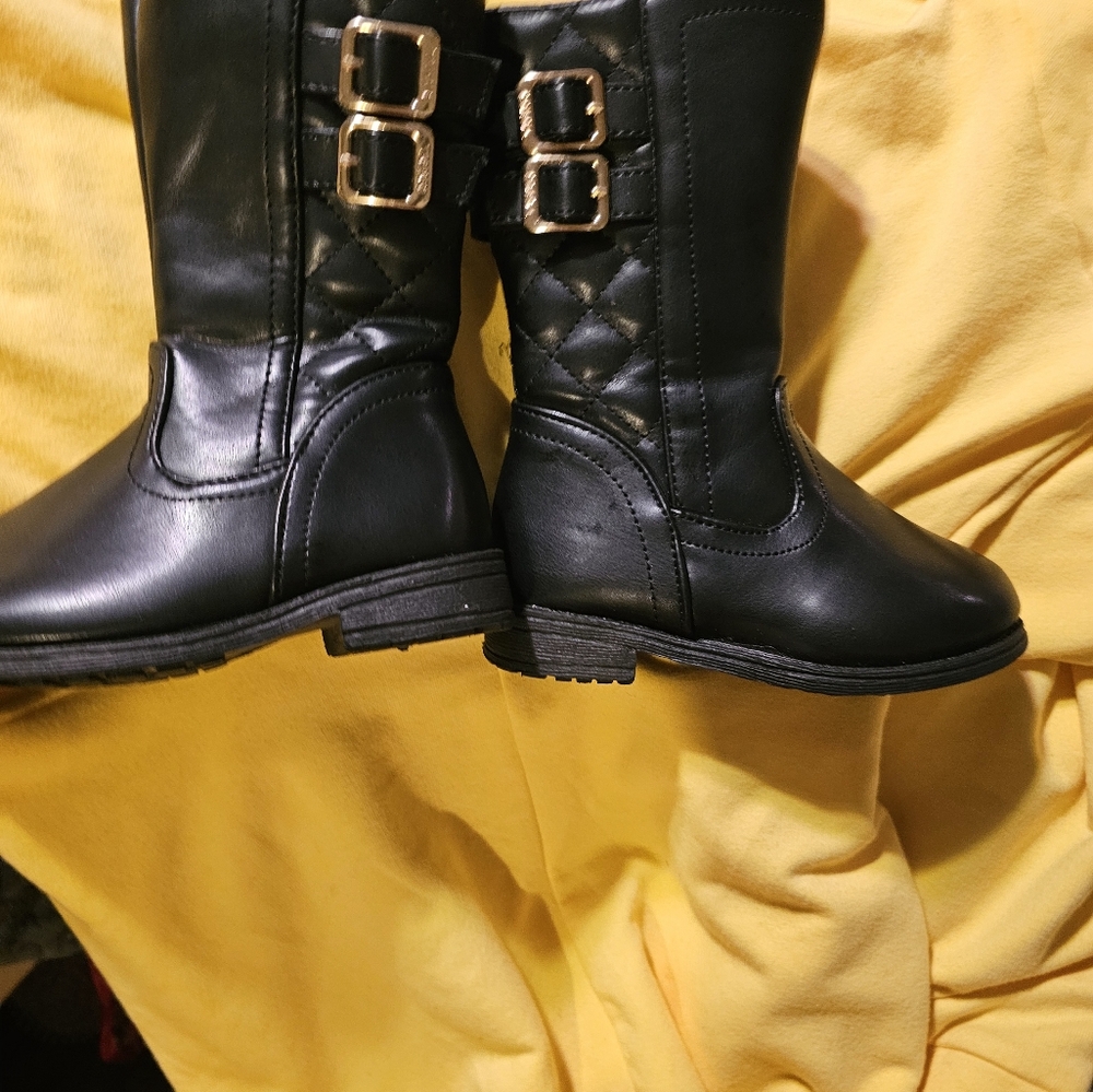 Tahari Kids Black Boots Size 6 Girls Side Zipper Riding Boots Look Tried On.